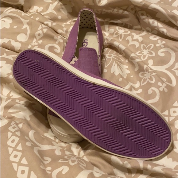 Big girls UGG canvas plum slip on sz 5 - Picture 4 of 4
